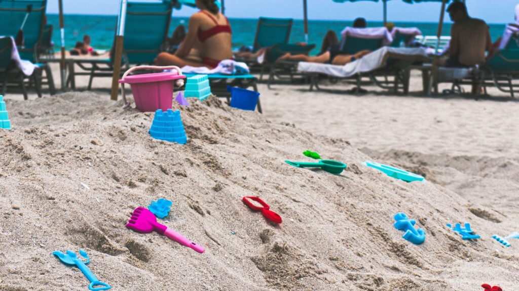 kinder campingplatz holland am meer trand spielzeuge