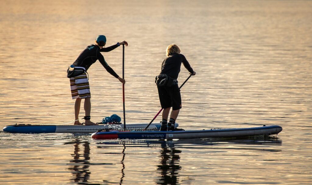 stand paddling